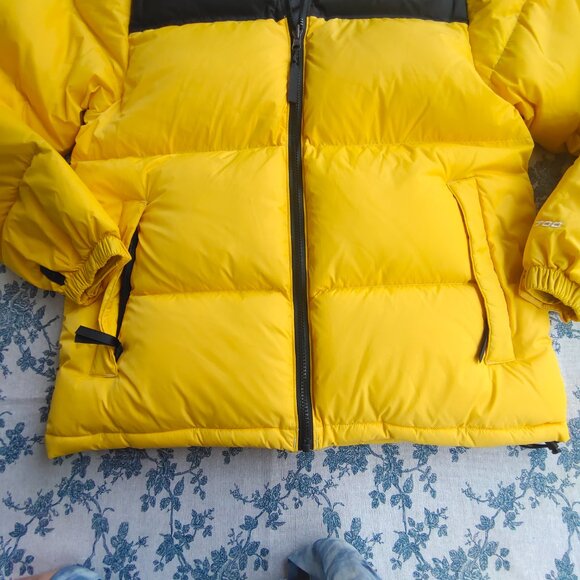 The North Face 1996 Retro Nuptse Jacket 'Summit Gold - Picture 4 of 11